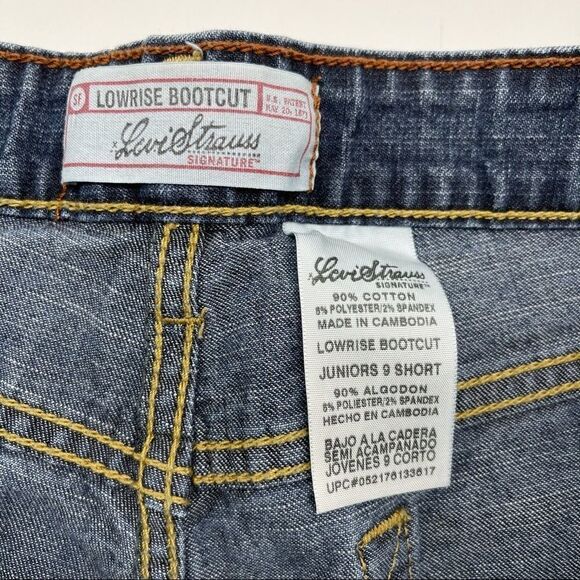 LeviStrauss Signature Lowrise Bootcut Jrs. 9 Short - Picture 10 of 15